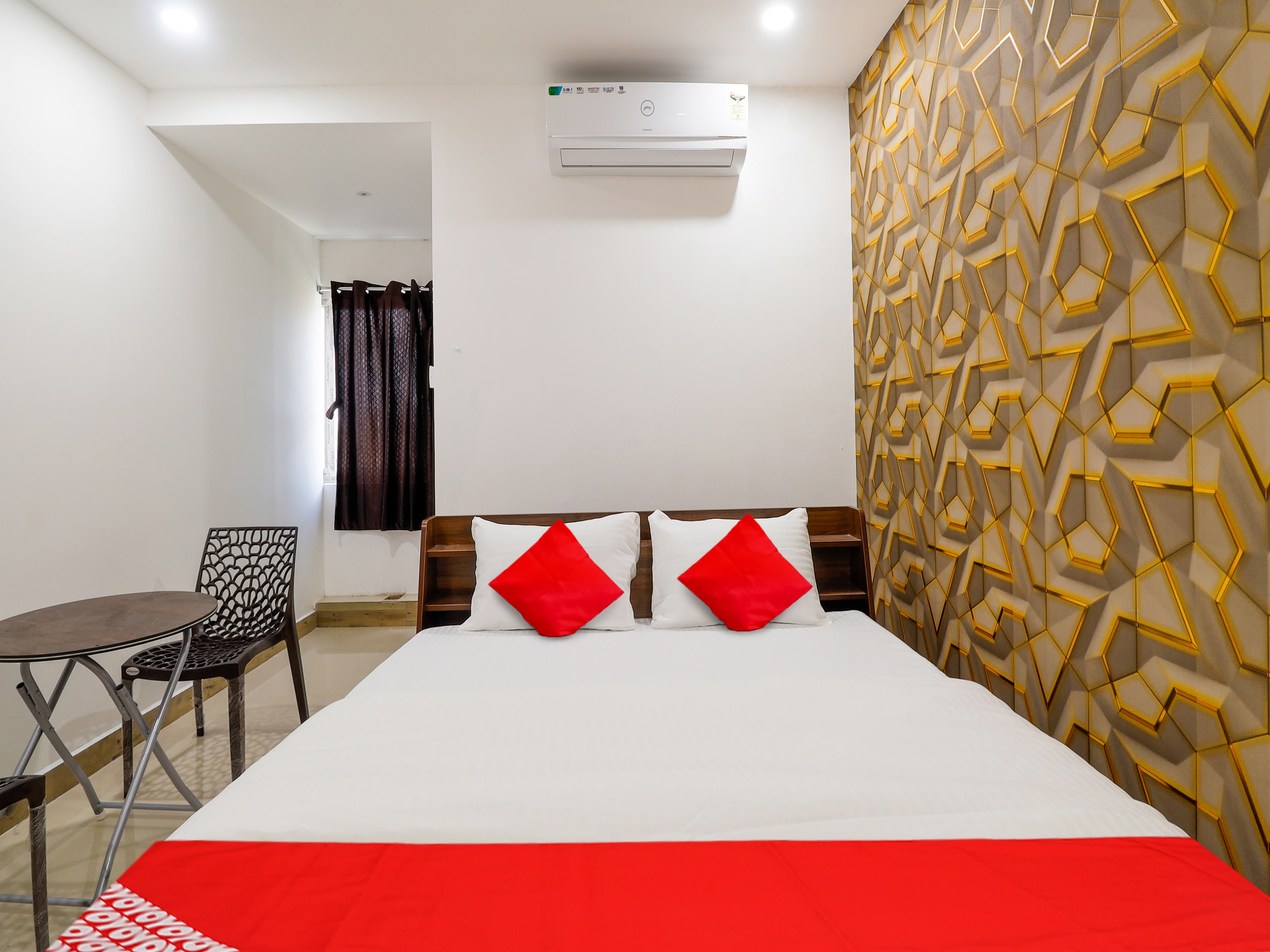 Guest room at Kompally Residency